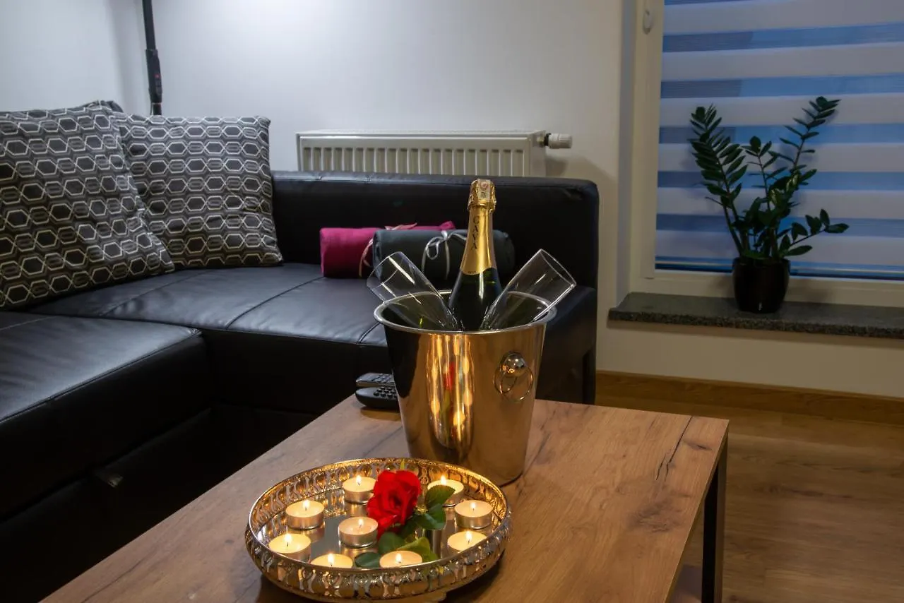 Maya'S Flats & Resorts 49 - Spacious 3 Rooms Apartment In Szafarnia Gdańsk Polen