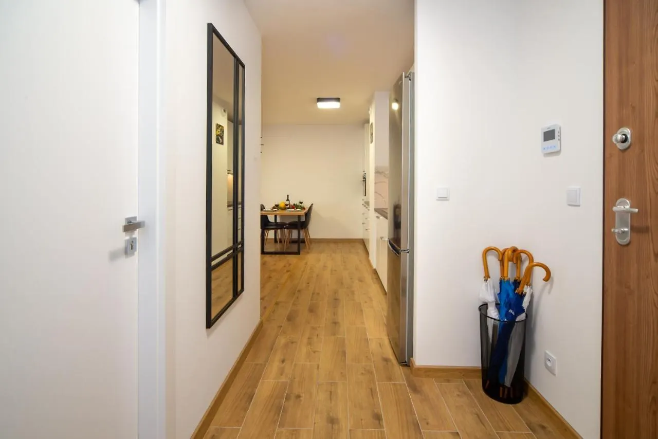 Maya'S Flats & Resorts 49 - Spacious 3 Rooms Apartment In Szafarnia Gdańsk